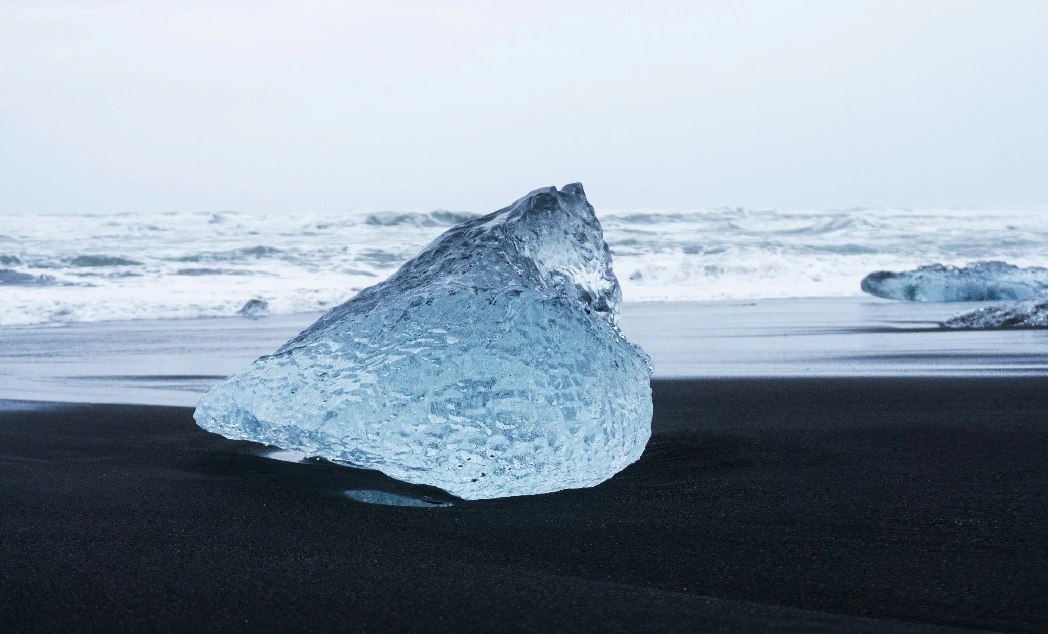 Iceland 5-day itinerary Diamond Beach crystal icebergs on black sand
